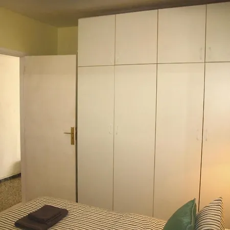 Cosy Close To The Beach! *